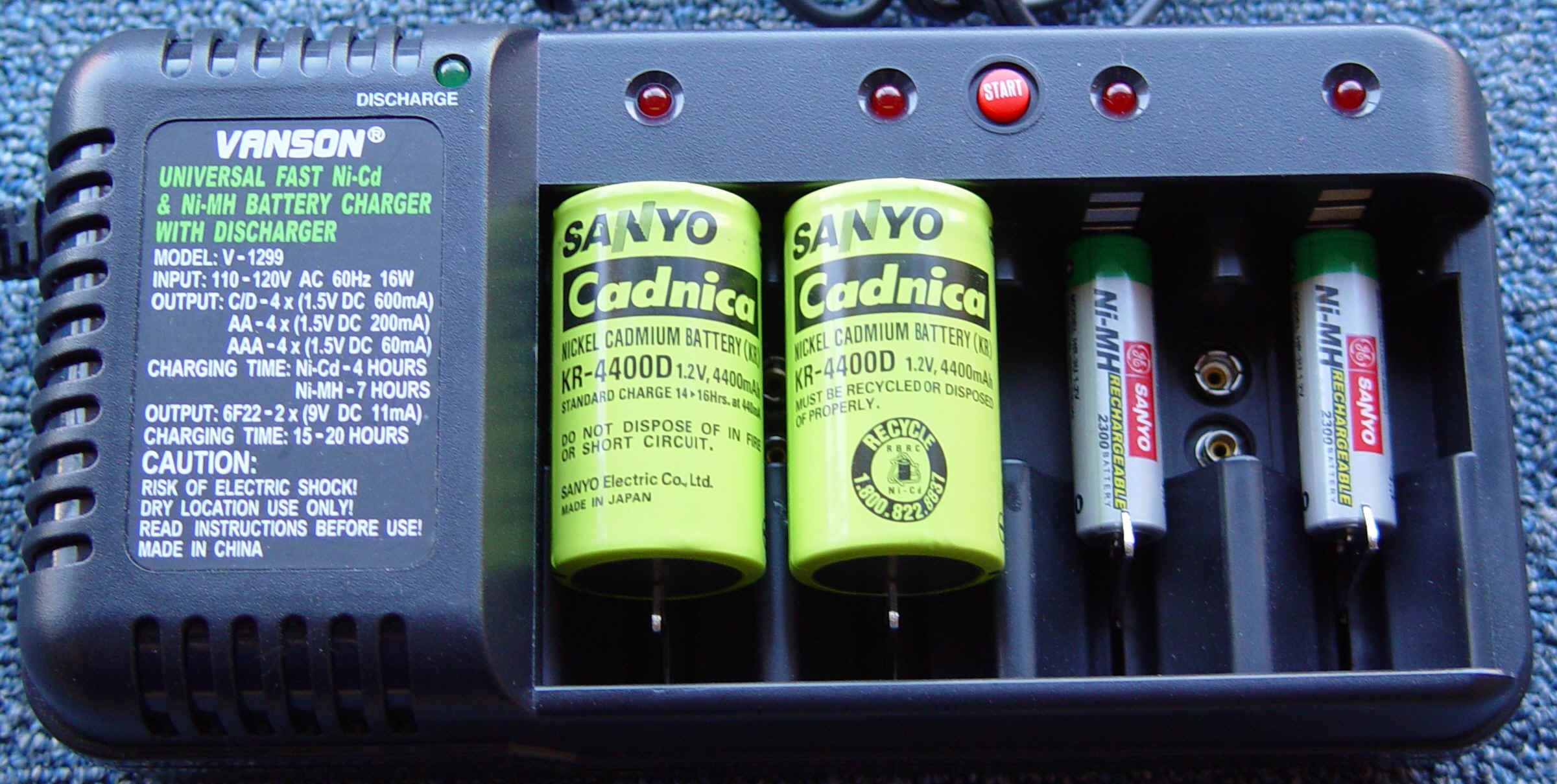 Universal Charger.jpg (2261332 bytes)